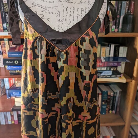 FRENCH connection satin strap chiffon sleeveless v neck blouse sz 8 nwt - Picture 4 of 6